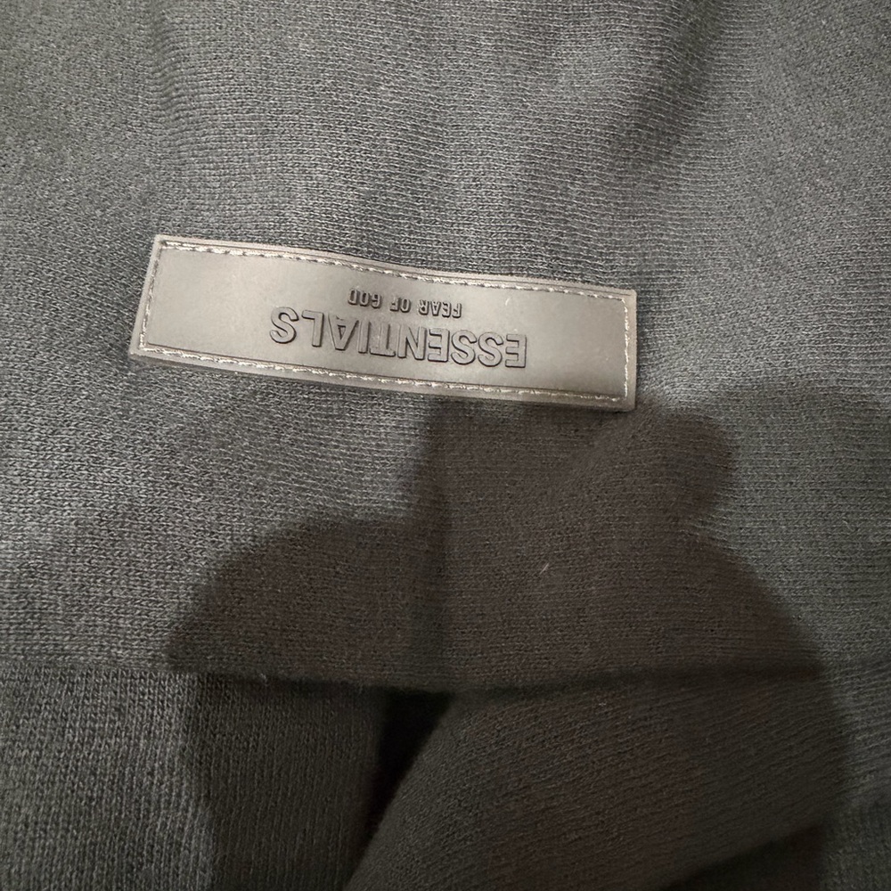 Fear of God Essentials black hoodie - Picture 5 of 6